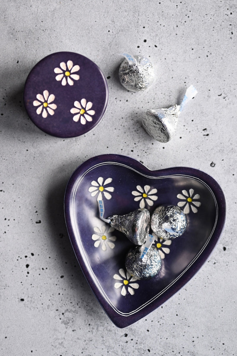 Purple Daisy Print Heart-Shaped Soapstone Dish