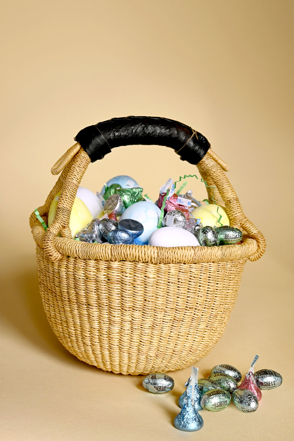Natural Baby Ghanaian Bolga Basket with Black Leather Handle