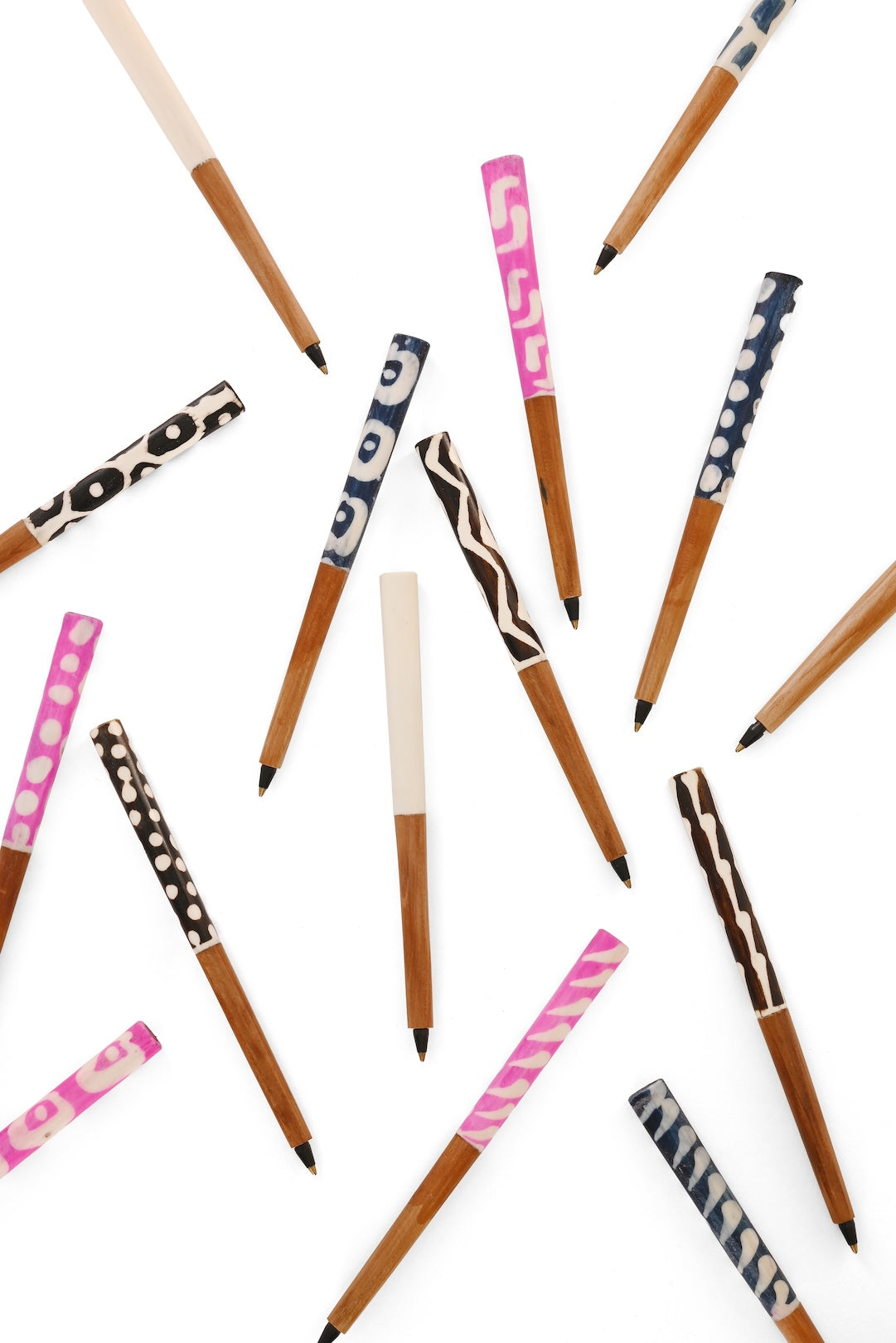 Akamba Batik Dyed Cow Bone and Wild Olive Wood Ink Pen - Pink