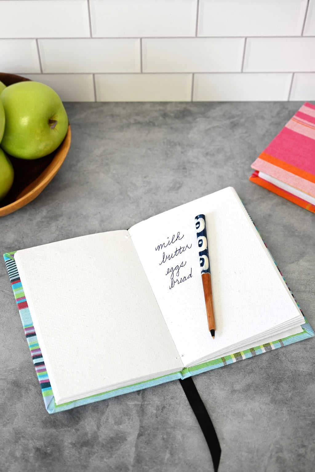 Akamba Batik Dyed Cow Bone and Wild Olive Wood Ink Pen - Blue