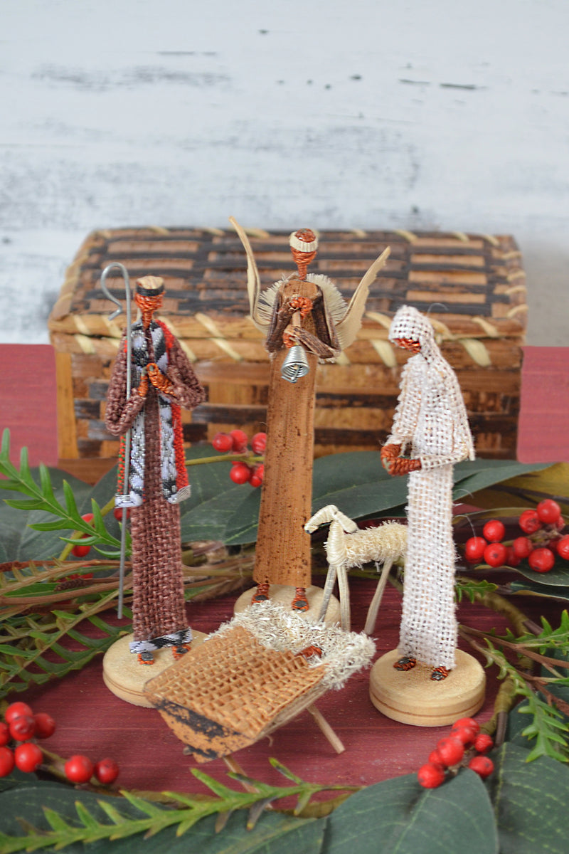 5-Piece Nativity Scene with Banana Fiber Box
