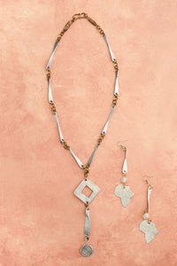 Cascading Mixed Metals Lightweight Necklace
