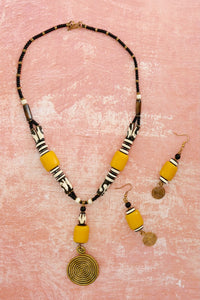 Retro Spin Yellow Trade Bead Necklace