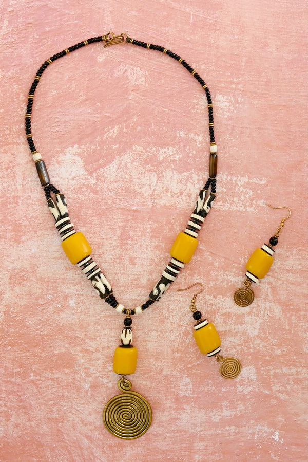 Retro Spin Yellow Trade Bead Necklace