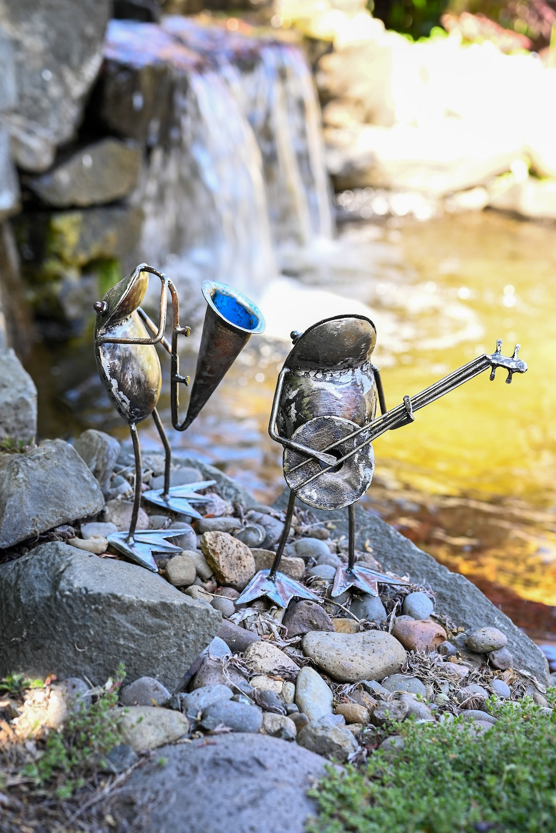 Metal Banjo Playing Frog Sculpture – African Modern - Swahili