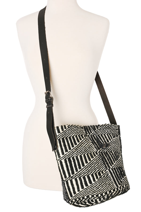 Kamba Triangles Patterned Sisal and Wool Purse