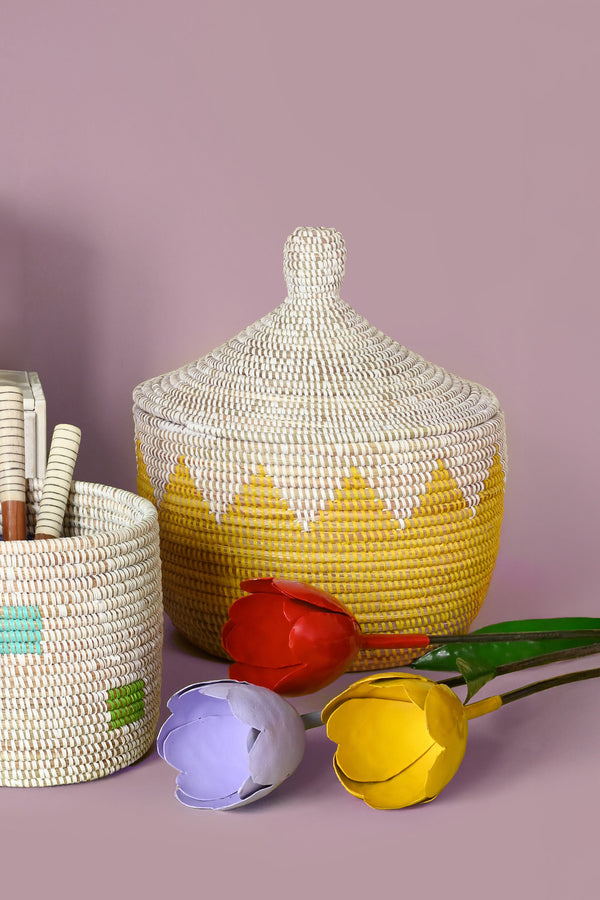 Peaks & Valleys Warming Basket in Yellow & White
