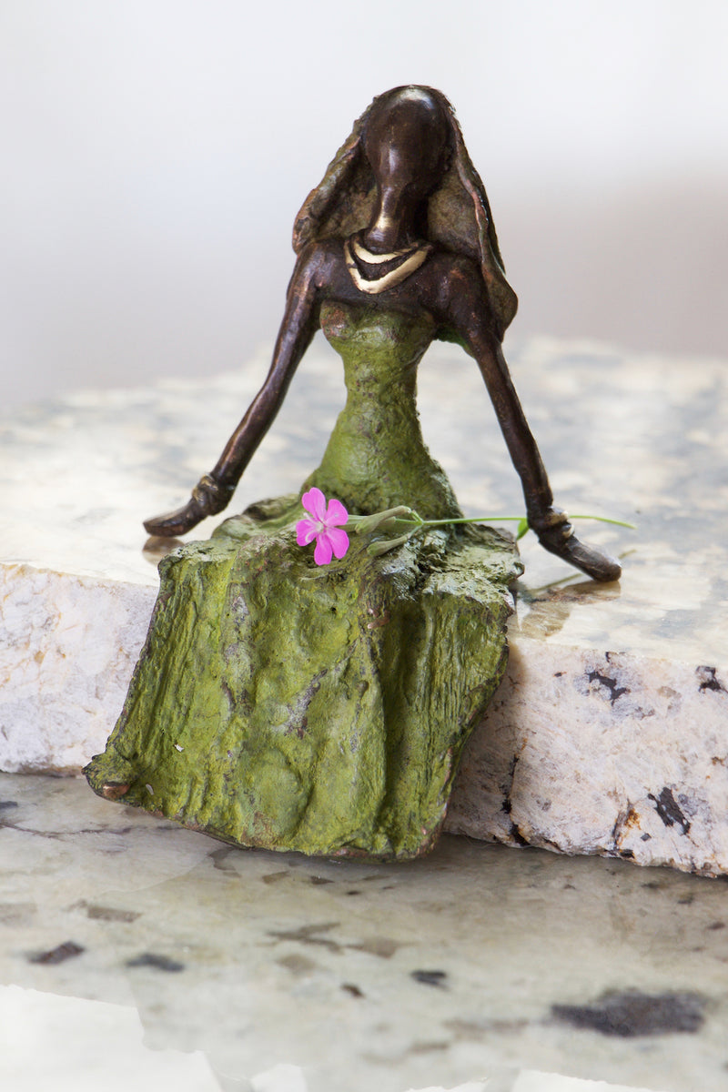 <i>Seated Beauty</i> Burkina Bronze Sculpture
