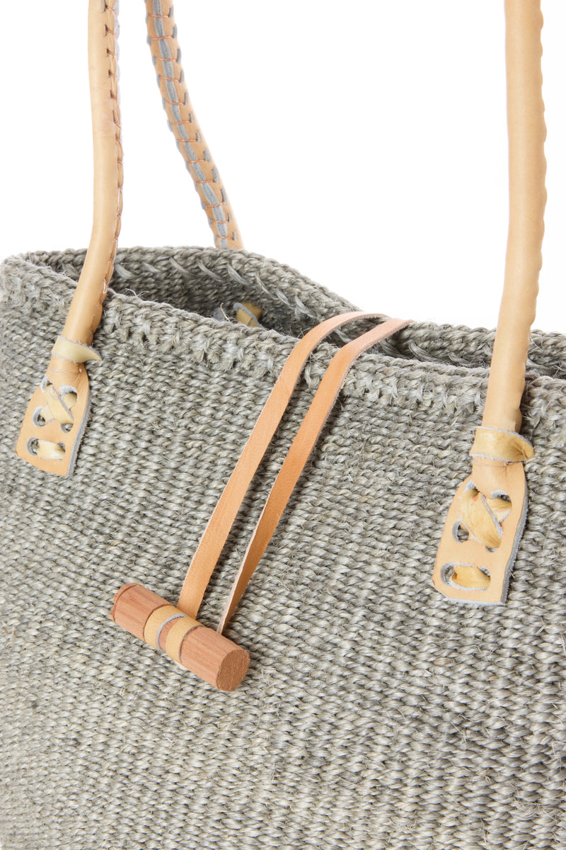 Classic Sisal and Leather Handbag in Shades of Gray